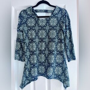 Westport 3/4 length sleeve shirt with lower angled sides